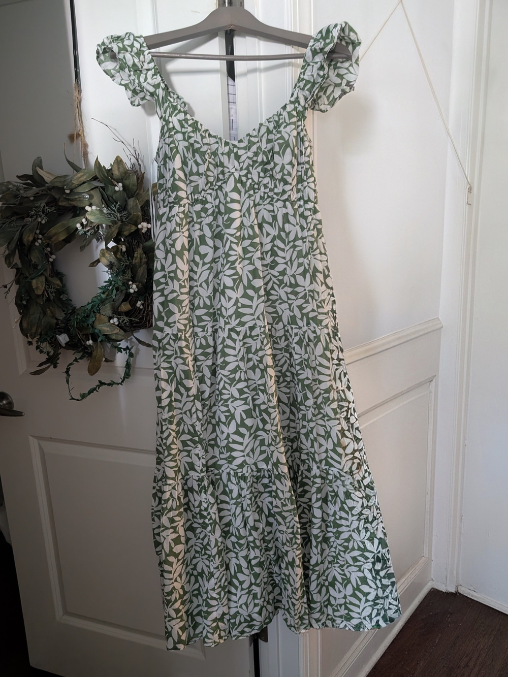 New Abercrombie & Fitch White Floral Maxi Dress Size MedTall Green White